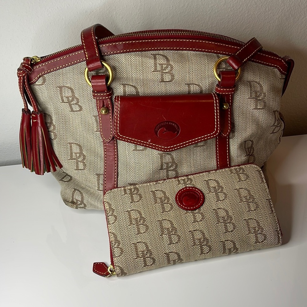 Dooney & Bourke Purse & Wallet